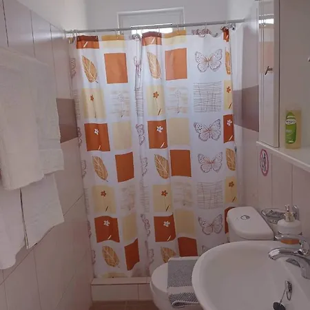 Zografos 1 酒店 哈拉奇